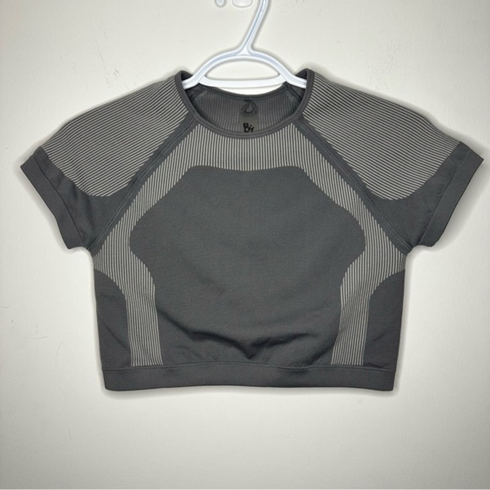 Cropped Athletic Contrast Moto Style Tee